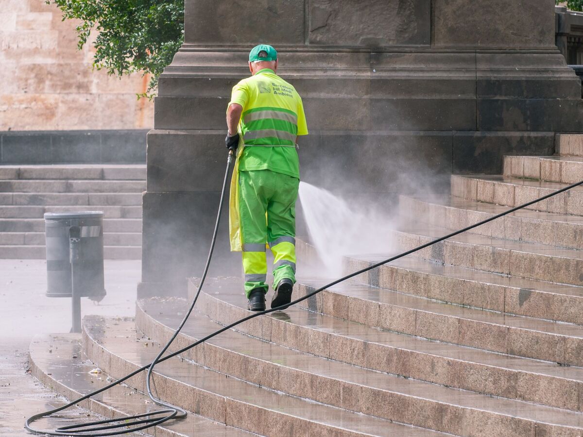 Treating stone steps before pressure washing